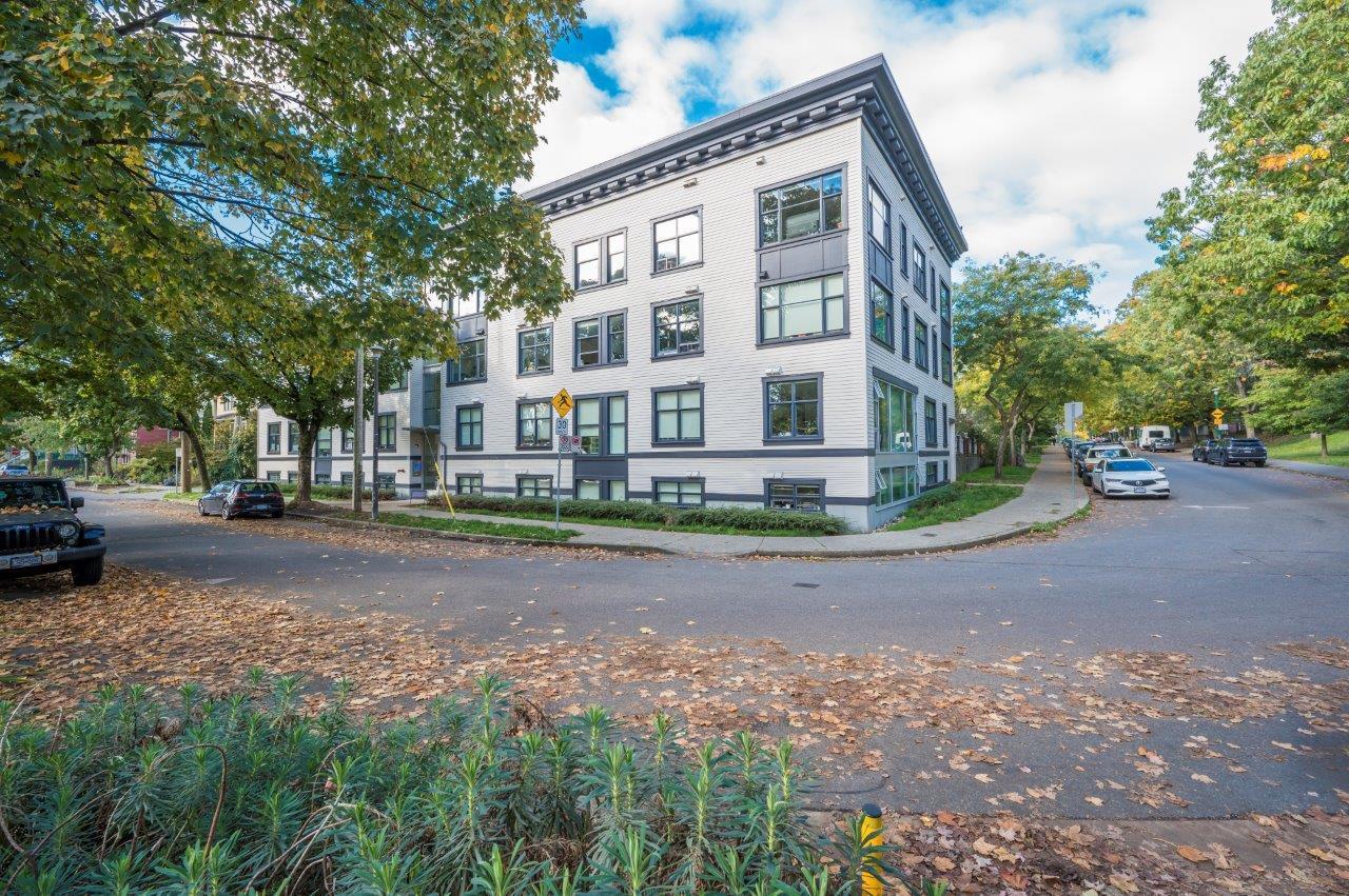 Acadia Apartments - Move in now and receive half a month's rent free! - Photo 16