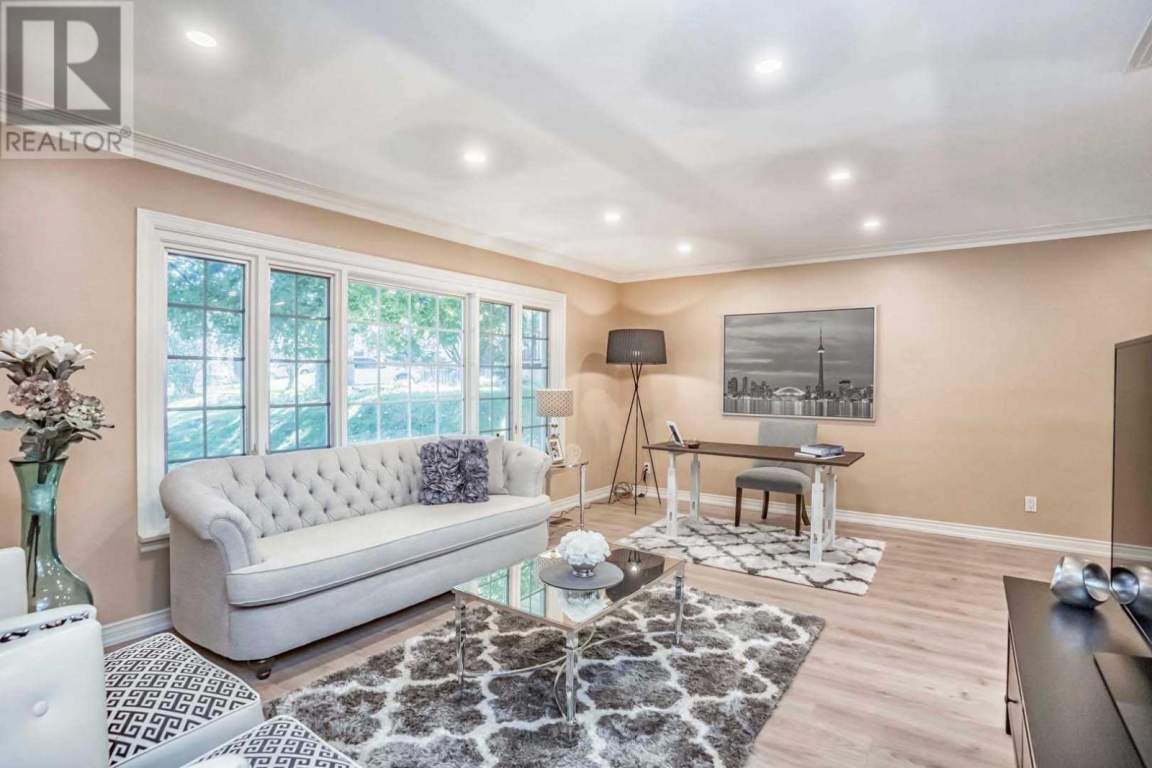 14 Strathroy Crescent