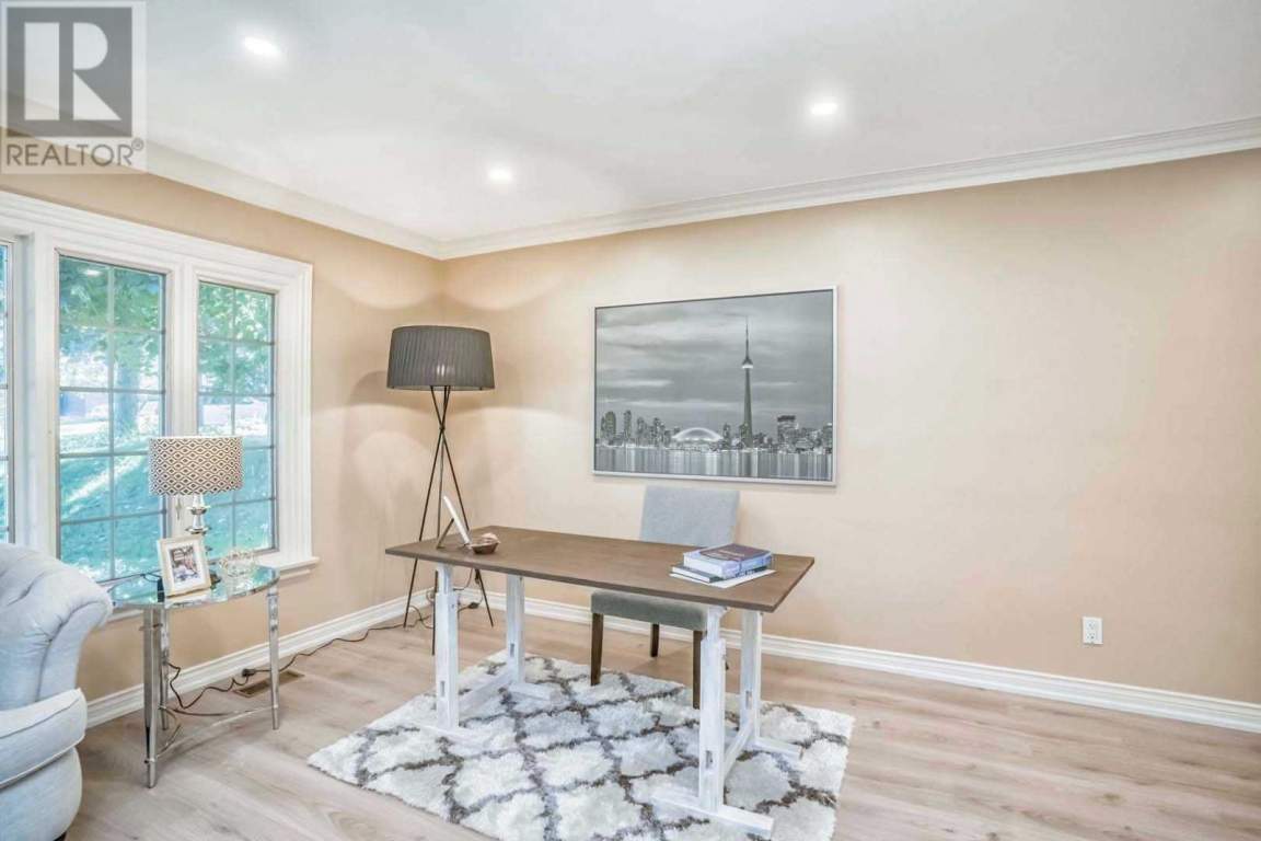 14 Strathroy Crescent