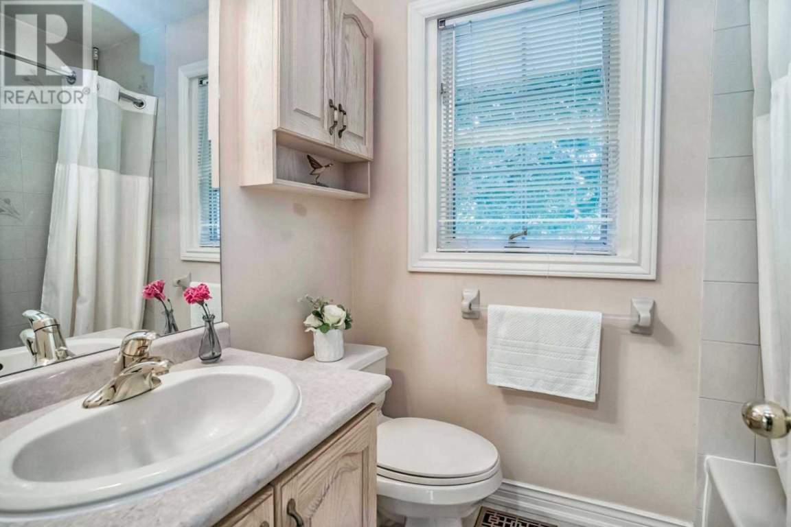 14 Strathroy Crescent