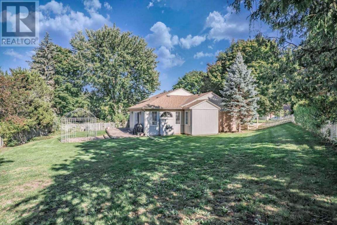 14 Strathroy Crescent