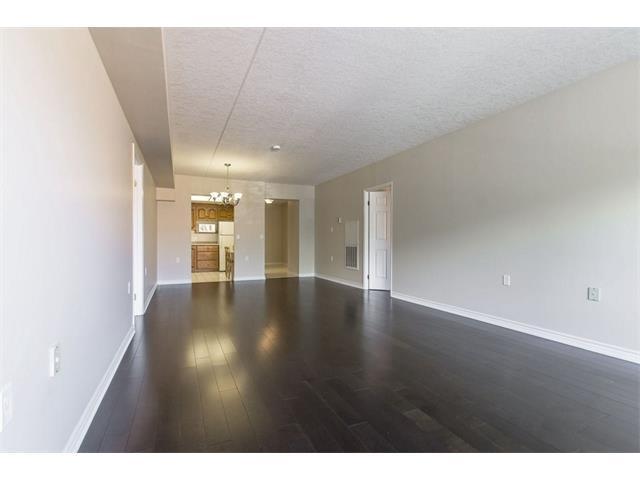 405 Erb Street West, Suite 305