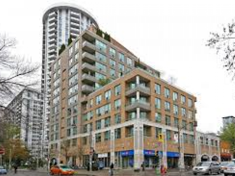 70 Alexander Street, Toronto, ON M4Y 3B6 — photo 1