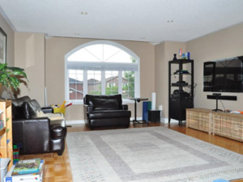 3322 Pilcom Crescent, Mississauga, ON L5B 3X4 — photo 1