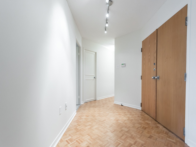 110 Bloor Street West, Suite 1409, Toronto, ON M5S2W7 — photo 2