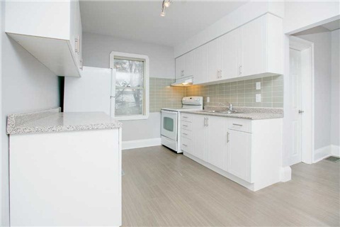 79 Dentonia Park Avenue, Upper Floor, Toronto, ON M4C 1X1 — photo 2