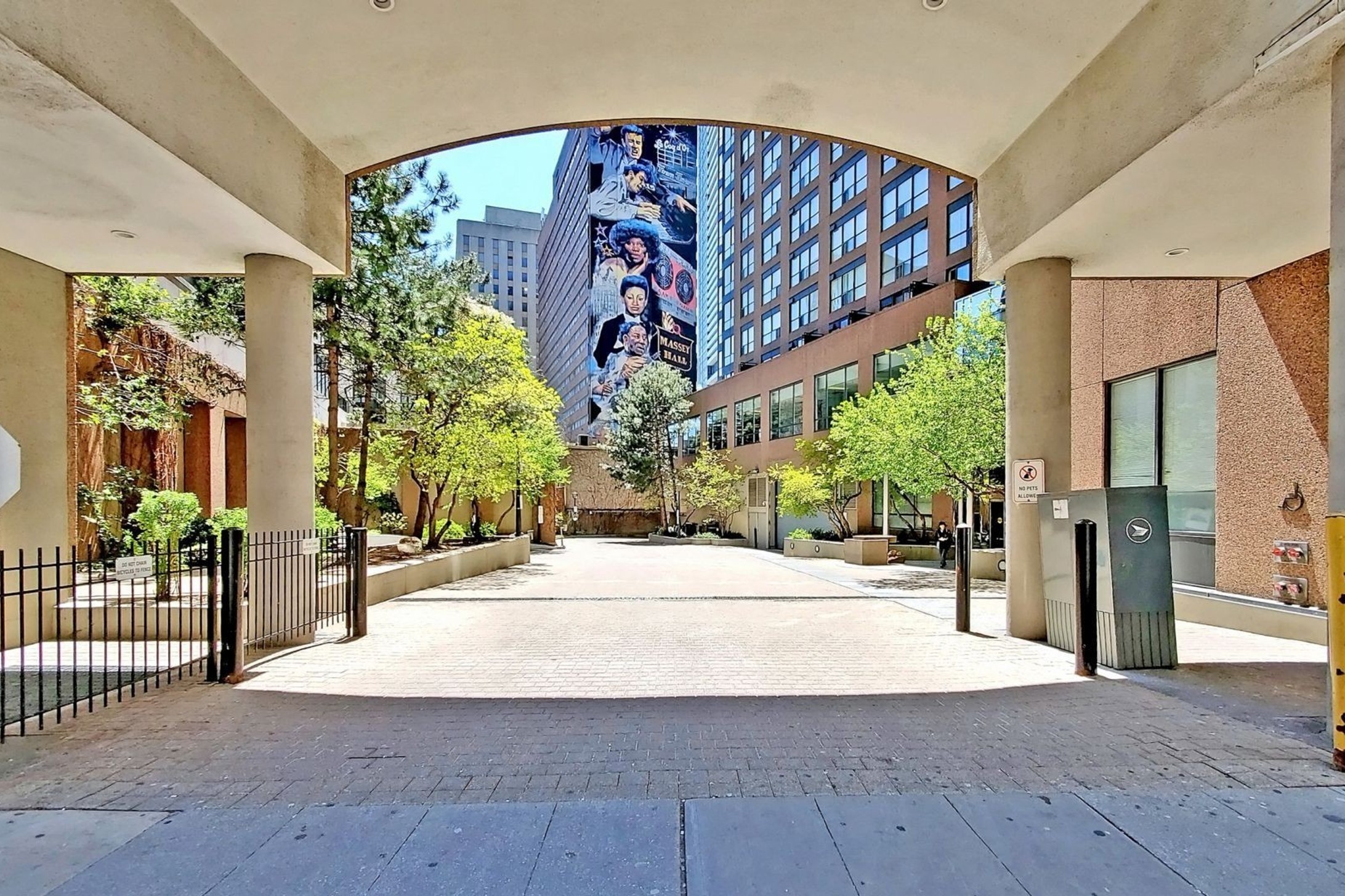 7 Carlton Street, Suite 1108, Toronto, ON M5B 2M3 — photo 3