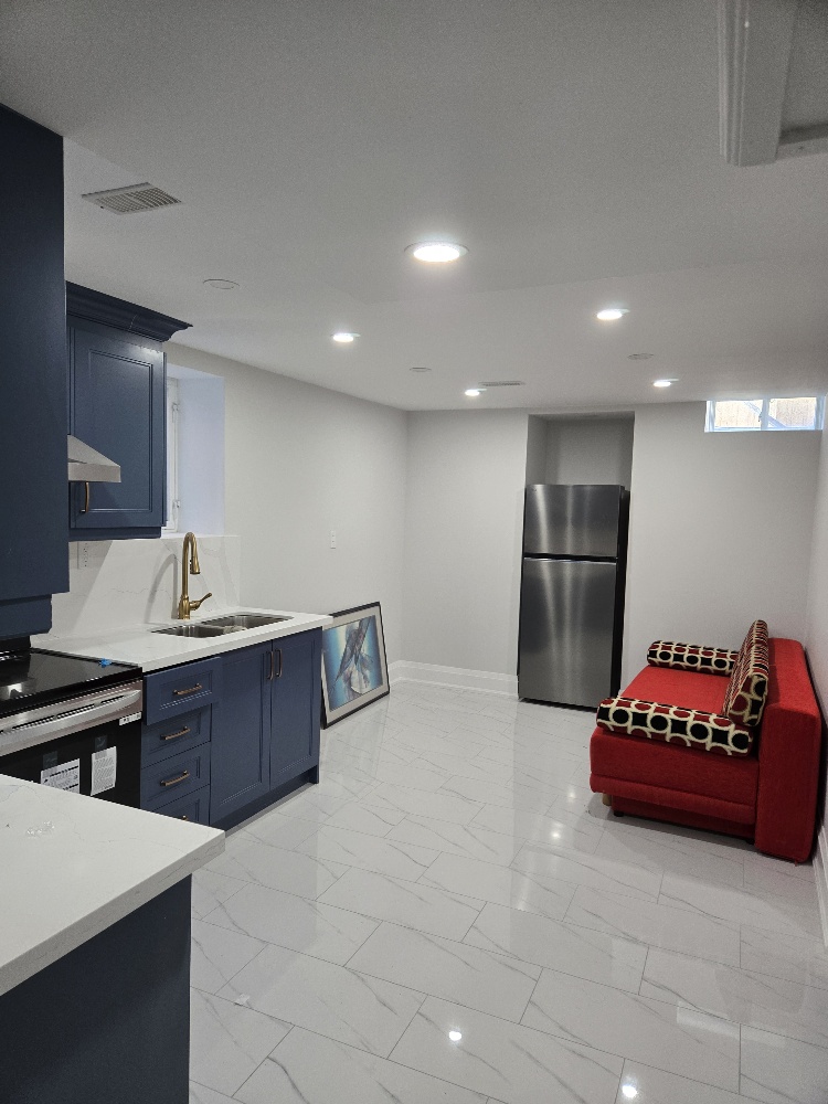 1136 Enchanted Crescent, Basement Unit, Pickering, ON L1X0H1 — photo 3