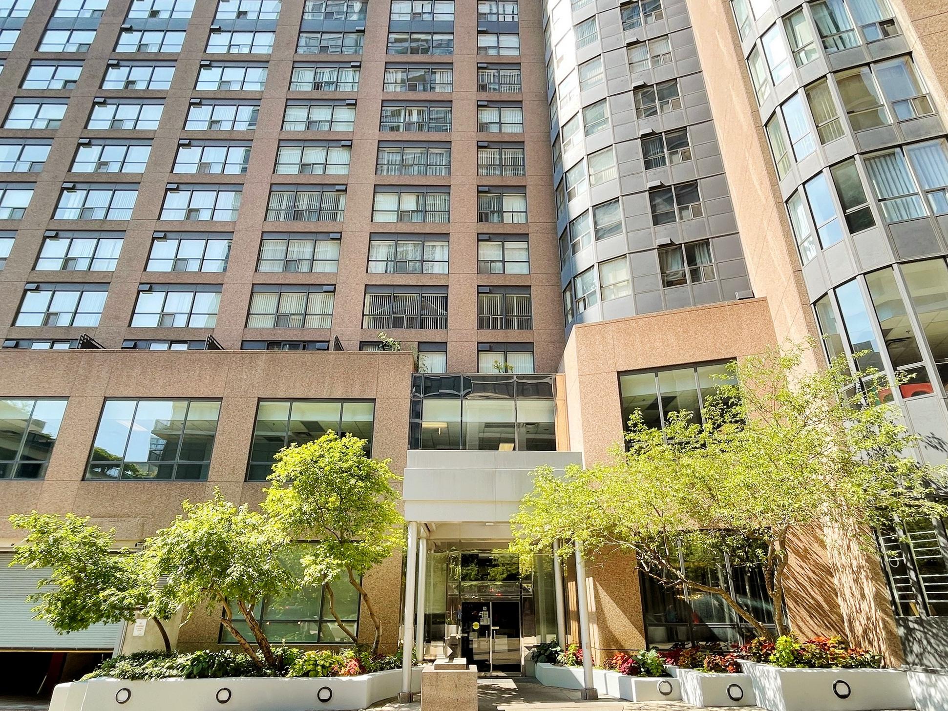 7 Carlton Street, Toronto, ON M5B 2M3 — photo 2