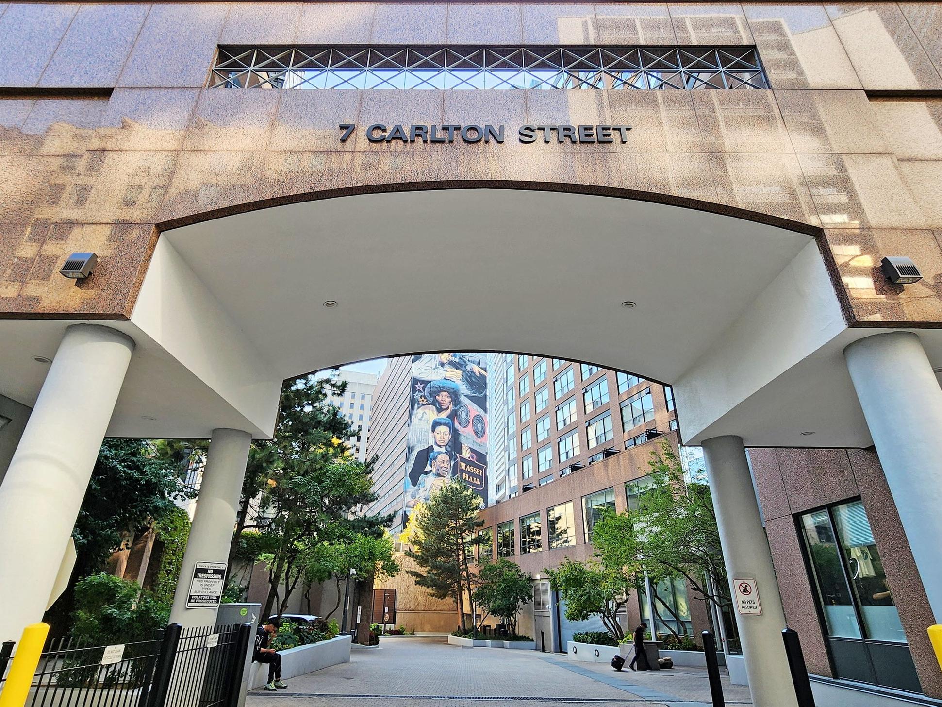 7 Carlton Street, Toronto, ON M5B 2M3 — photo 3