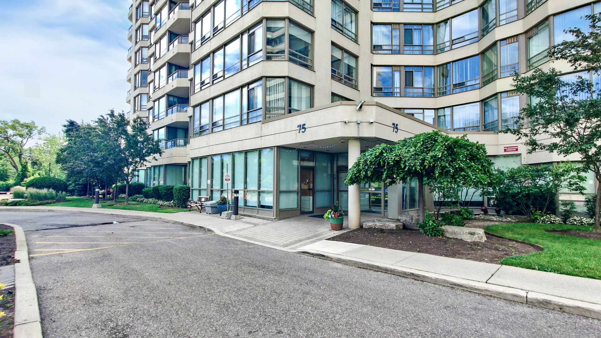 75 King Street East suite 1709, Mississauga, ON L5A 4G5 — photo 3