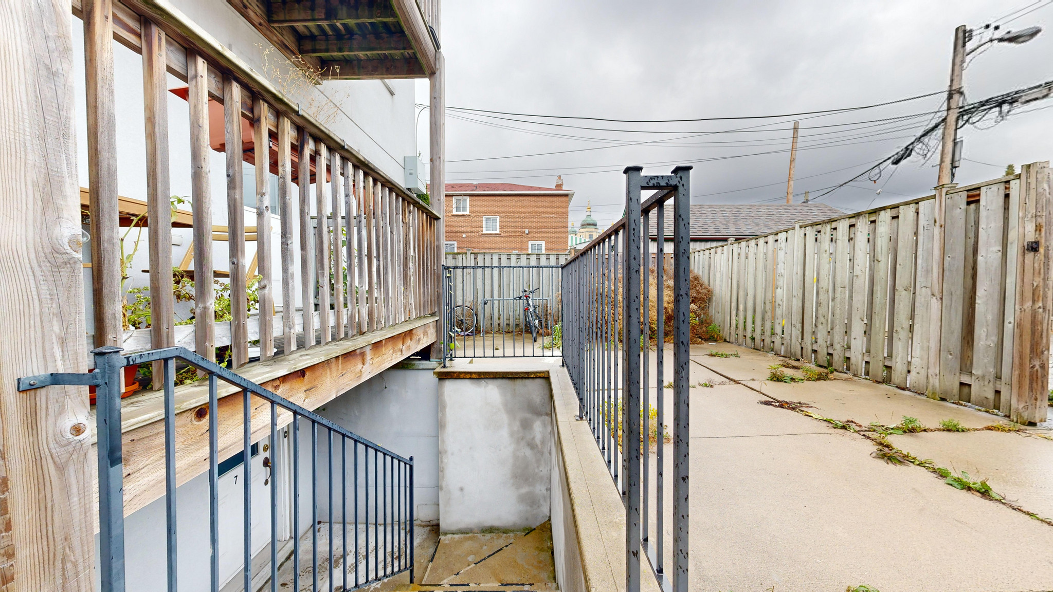 775 Ossington Ave - Photo 4