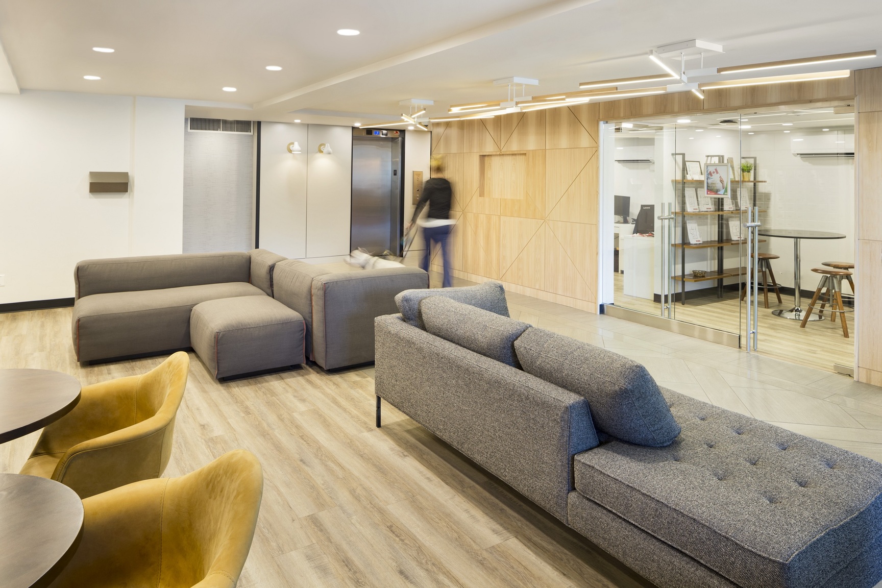 Royal View Apartments - Photo 3