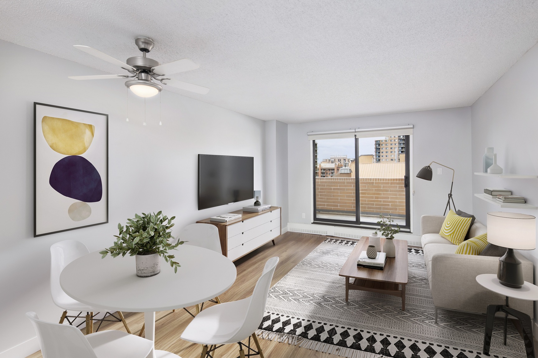 Royal View Apartments - Photo 8