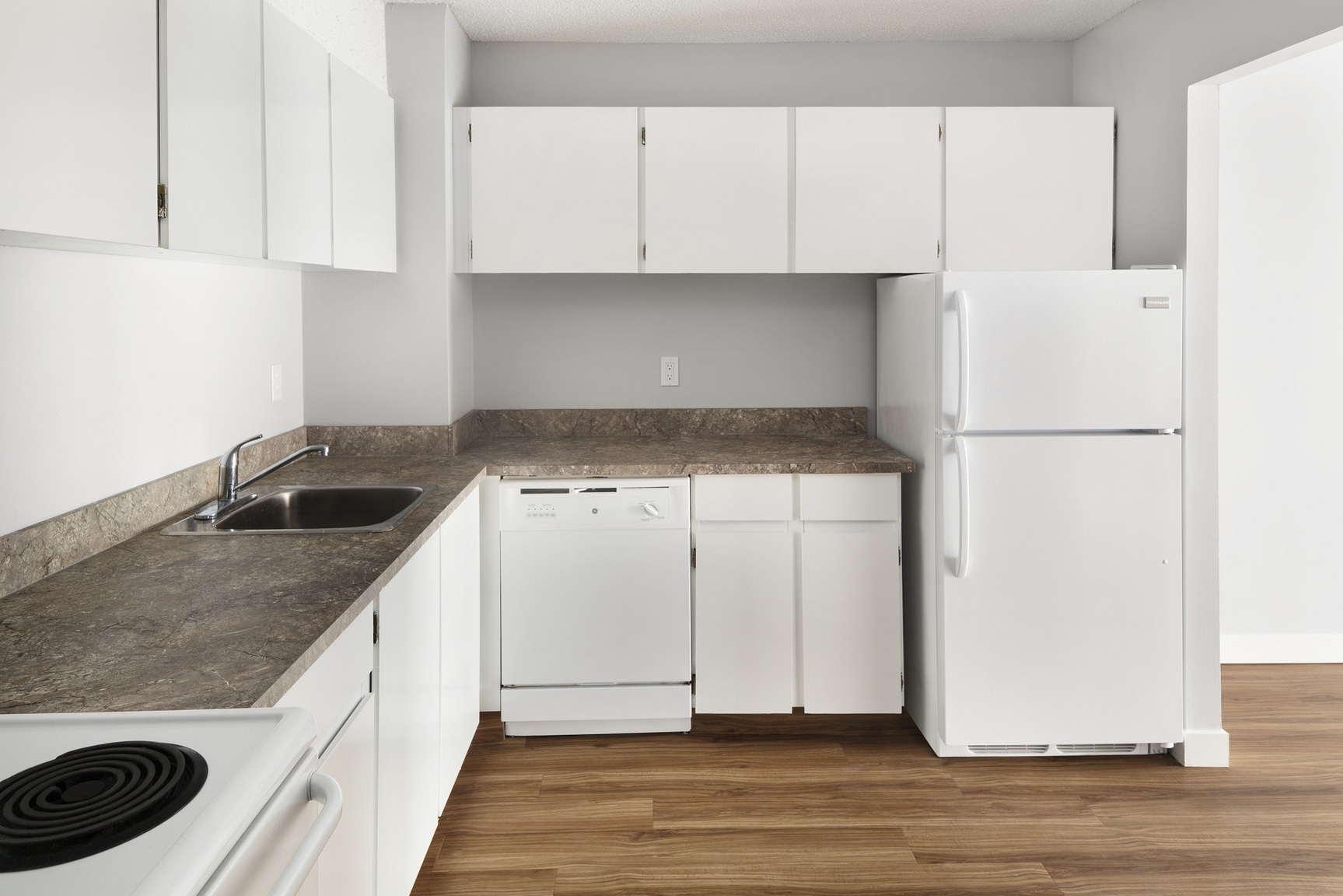 Royal View Apartments - Photo 15