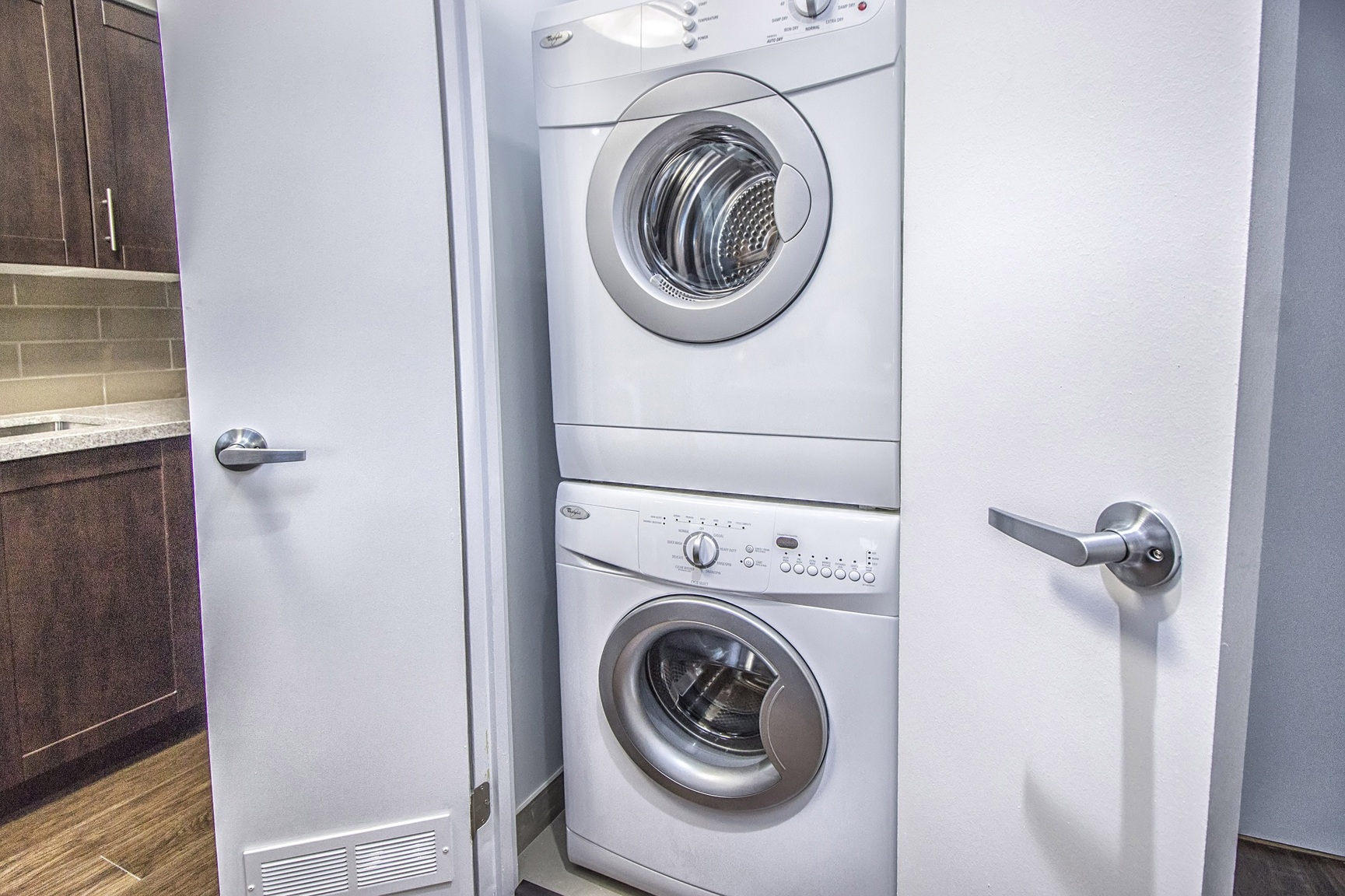 57 Charles at Bay - Photo 11