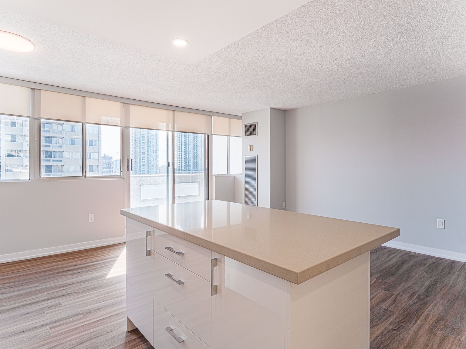 Mississauga Place - Photo 18