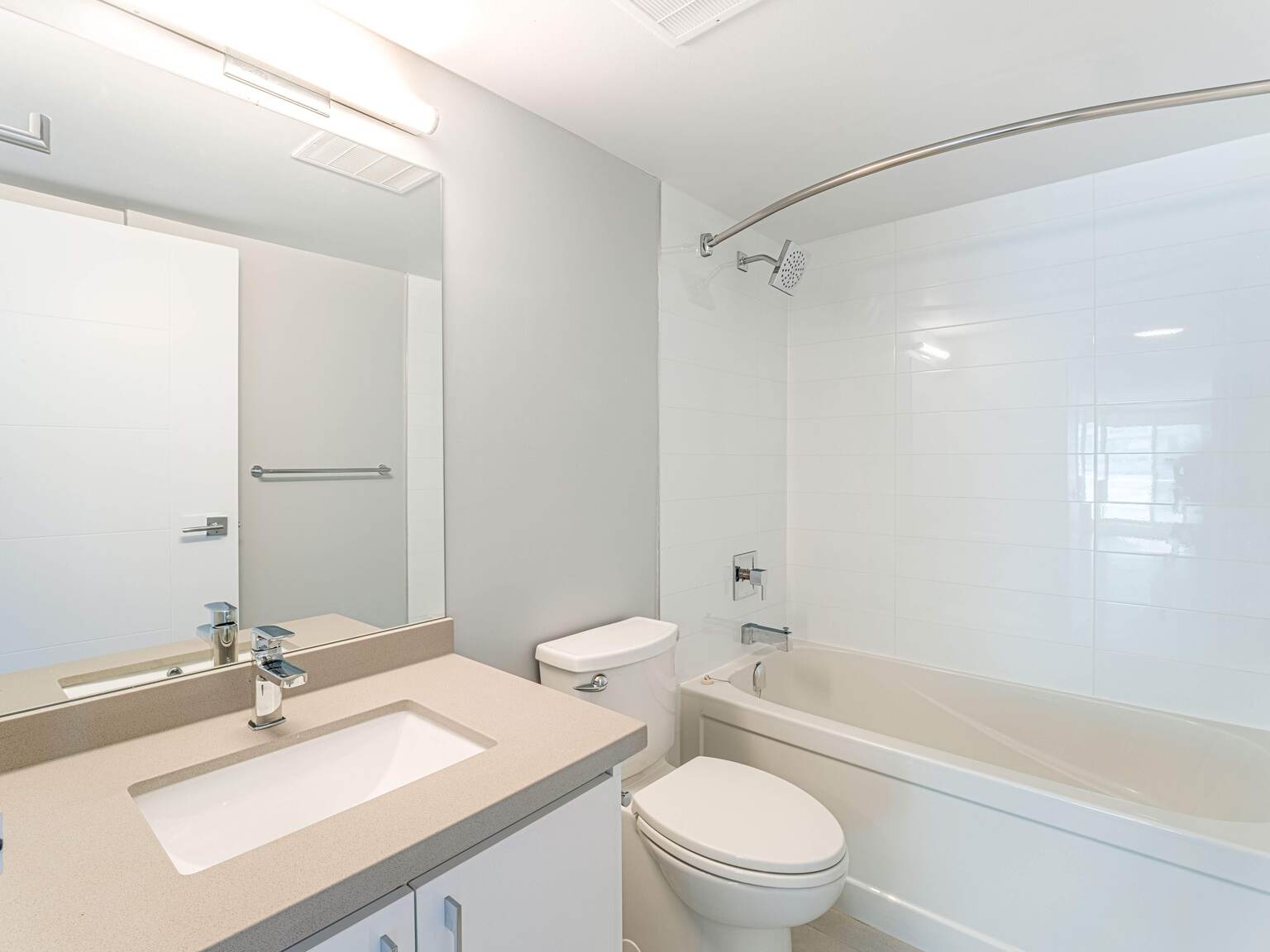 Mississauga Place - Photo 21
