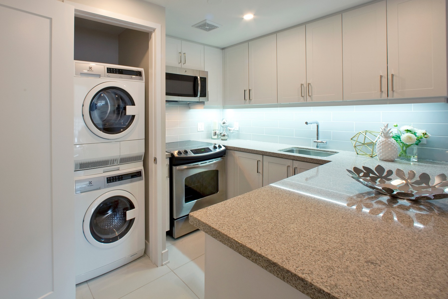 Residences on Bloor - Photo 6