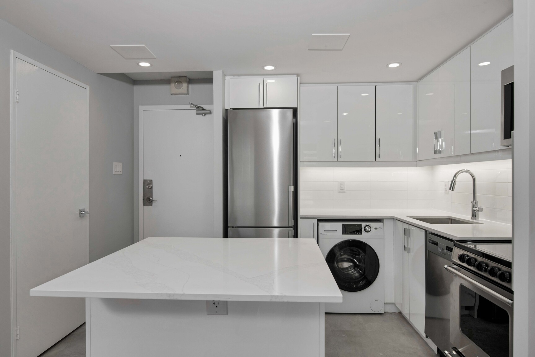Residences on Bloor - Photo 17