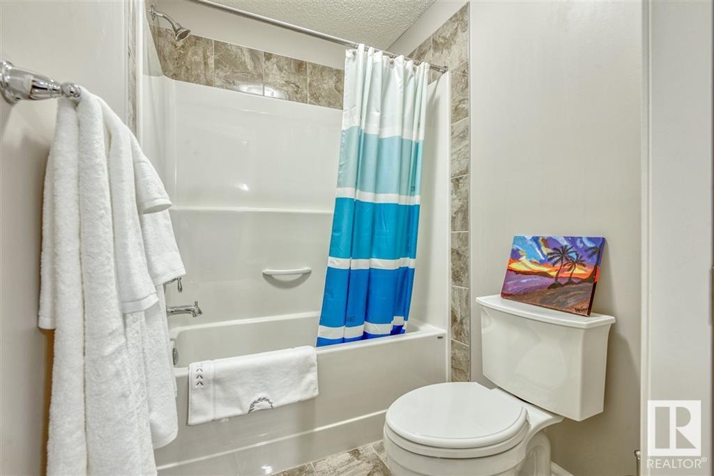 16343 18 Avenue Southwest - One Room in a shared house - Photo 52