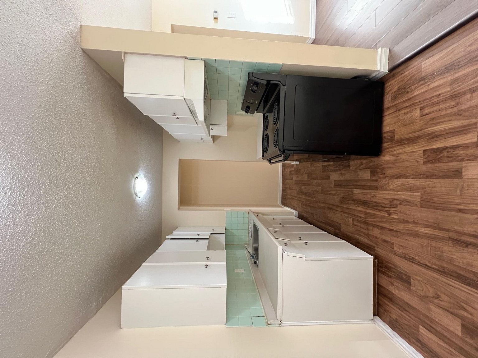 10604 114 St NW, Edmonton, AB T5H 3J9, Canada - Photo 18