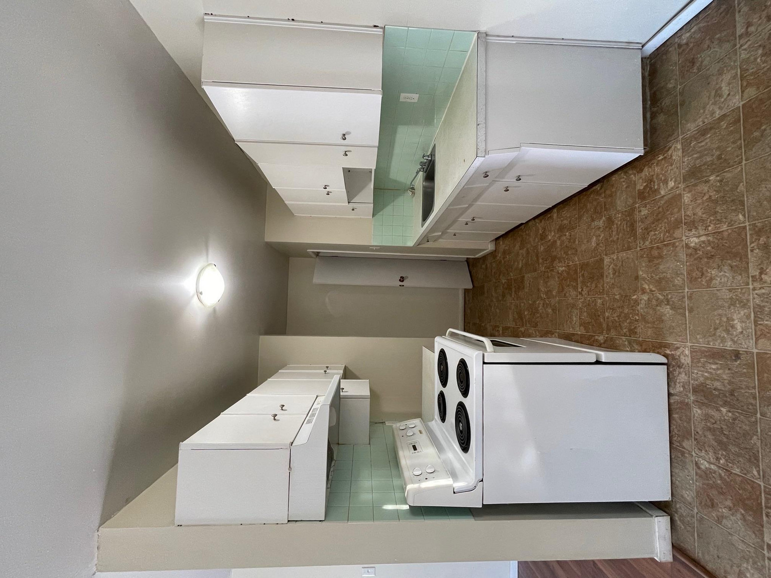 10604 114 St NW, Edmonton, AB T5H 3J9, Canada - Photo 22