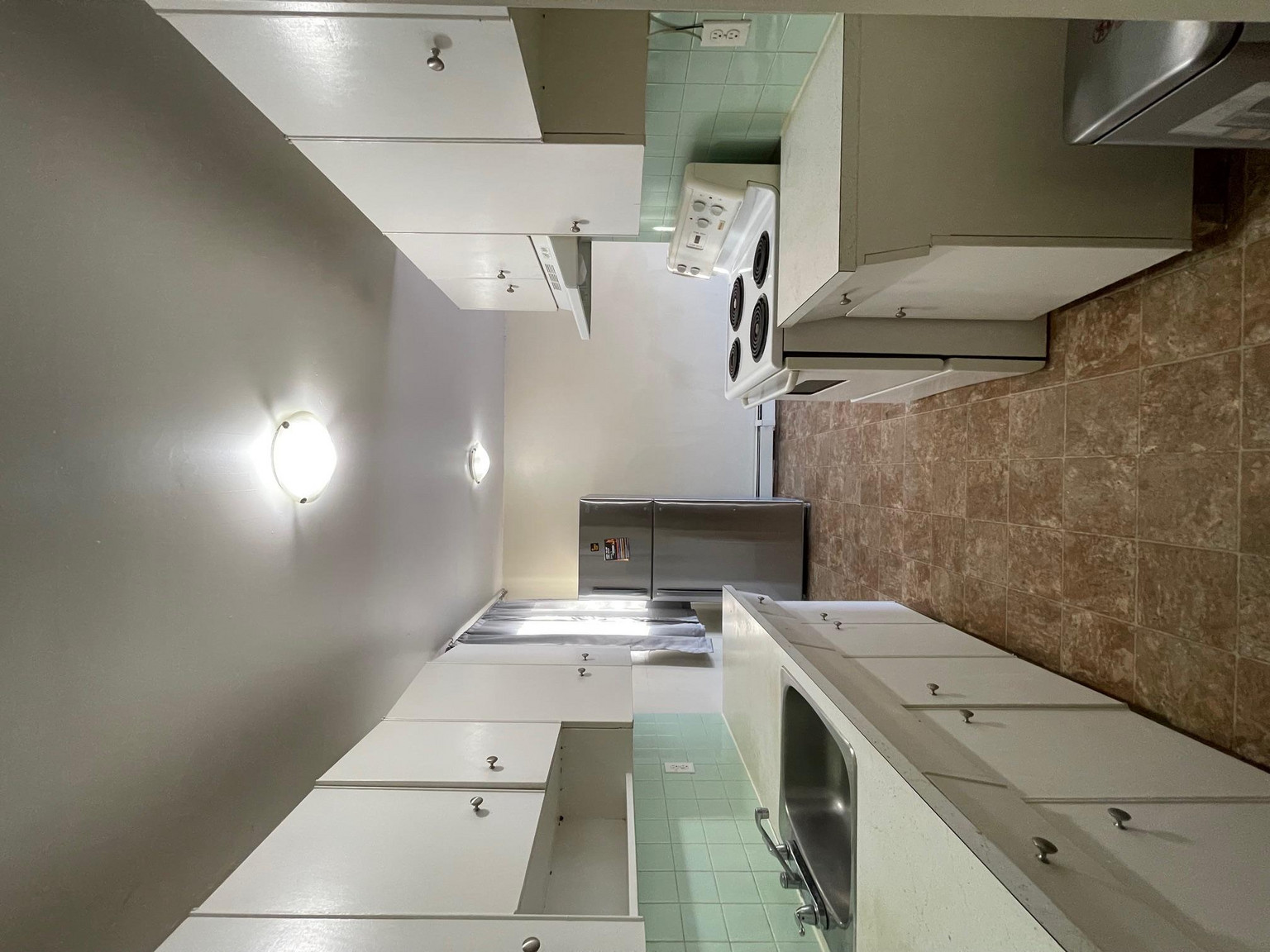 10604 114 St NW, Edmonton, AB T5H 3J9, Canada - Photo 45