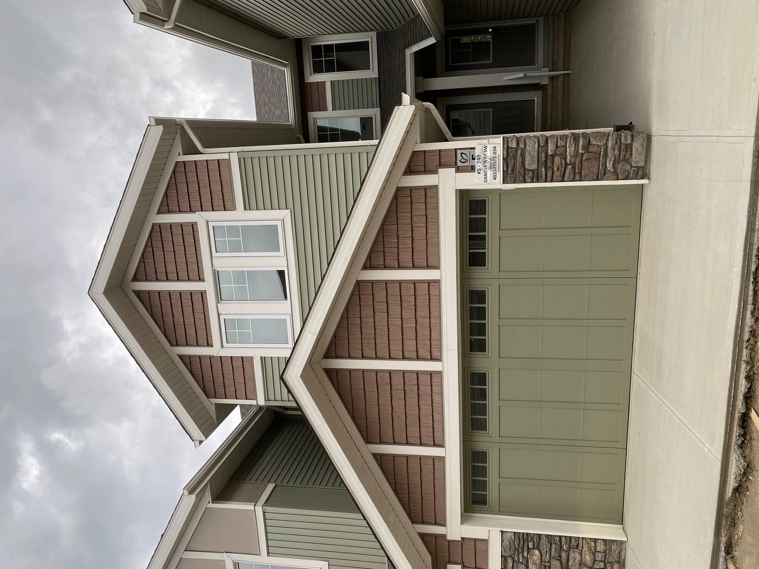 Double Garage 740 Daniels Way SW, Edmonton, AB