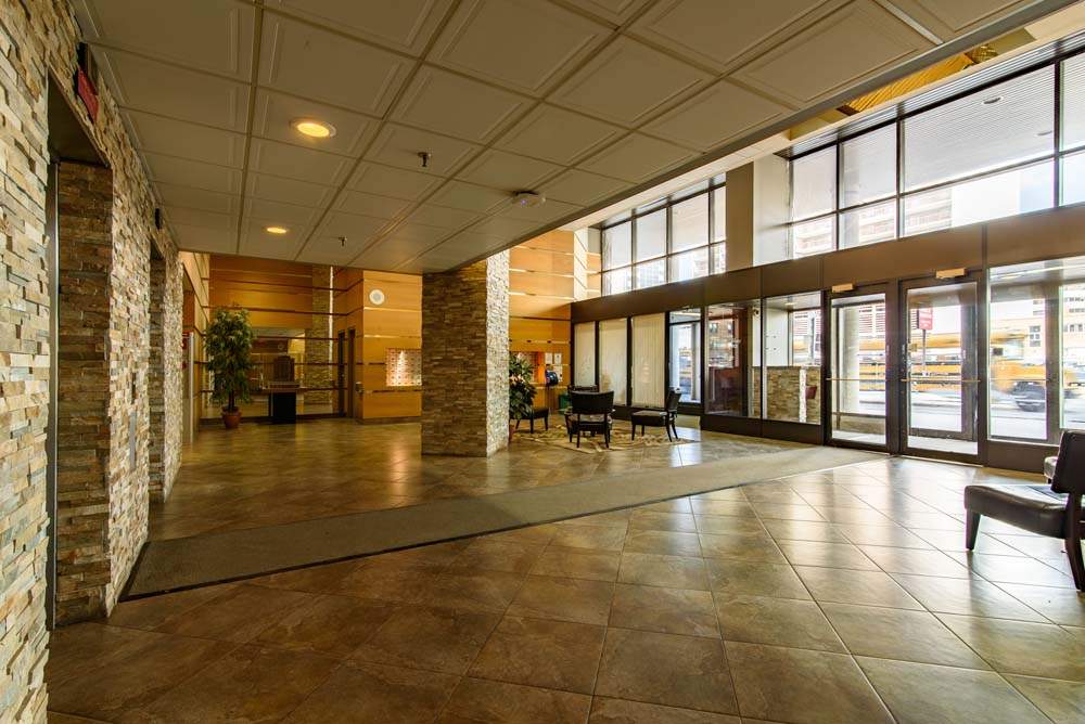 Broadview Manor - Photo 3