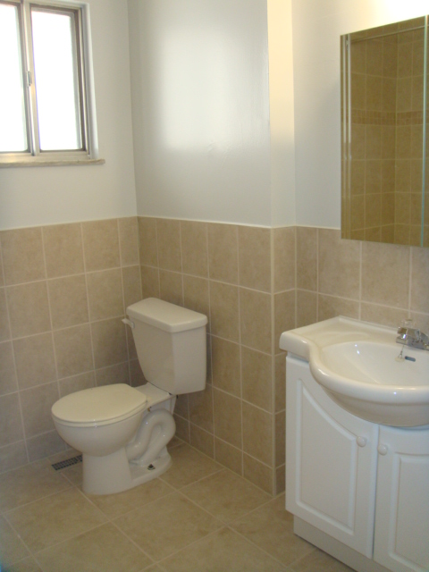 Barrington Ave Townhouses - Photo 4