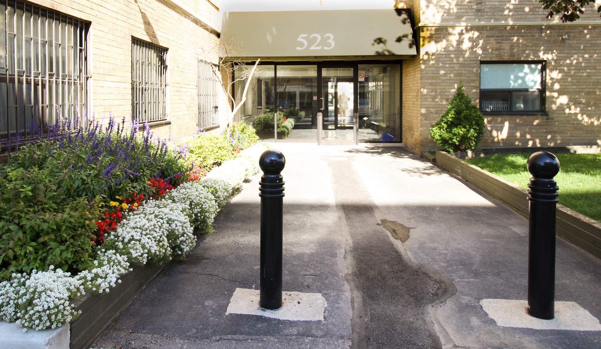 521 Finch Avenue West - Photo 8
