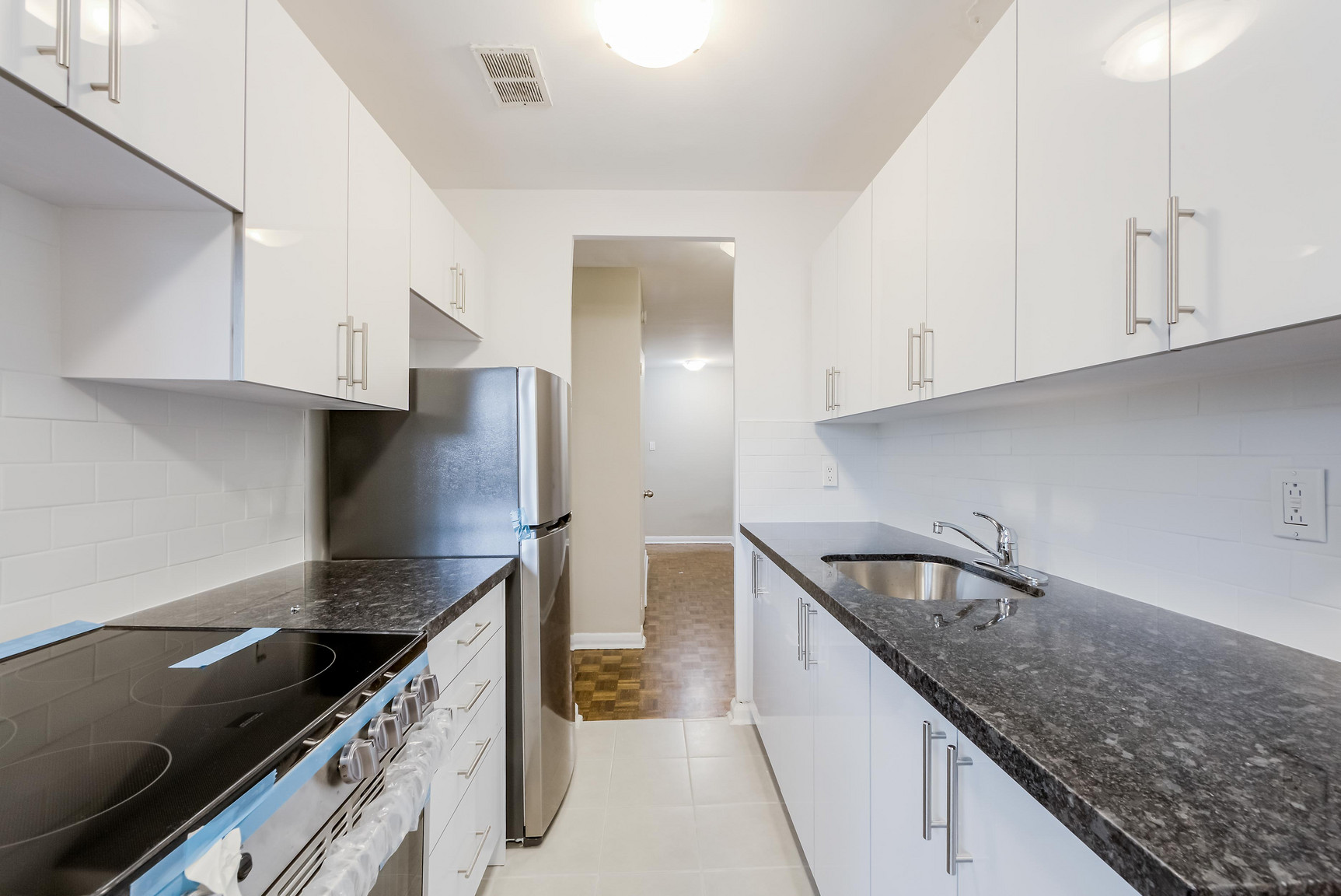 225-227 Cosburn Ave - Photo 9