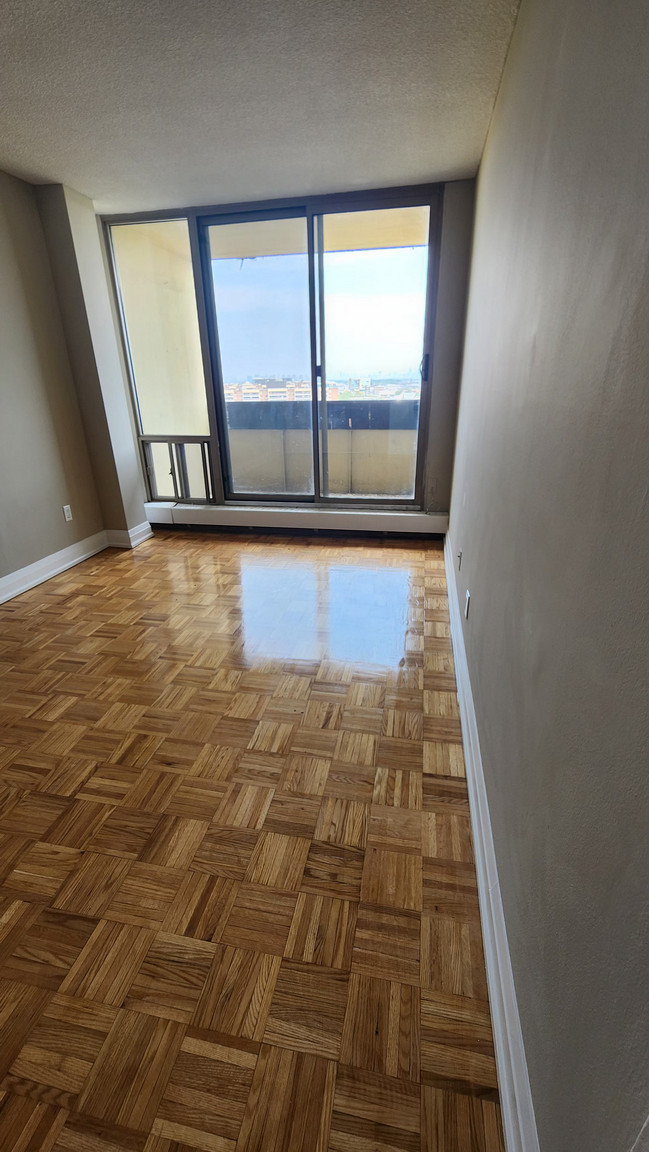 Maplegrove Apartments - Photo 7