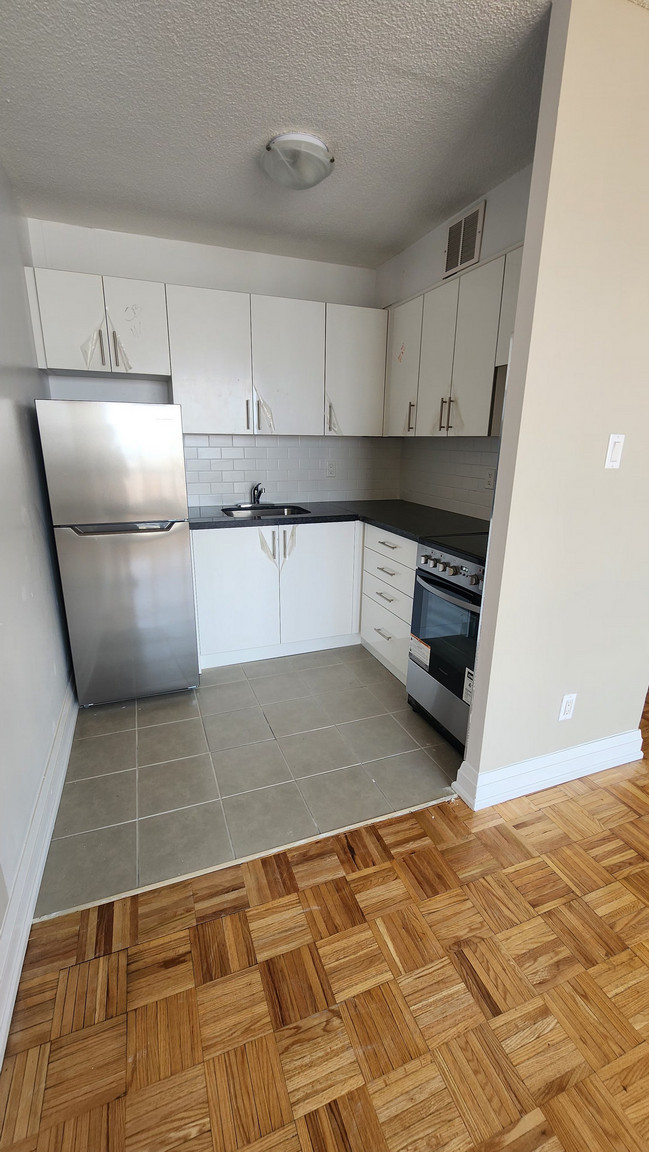 Maplegrove Apartments - Photo 9