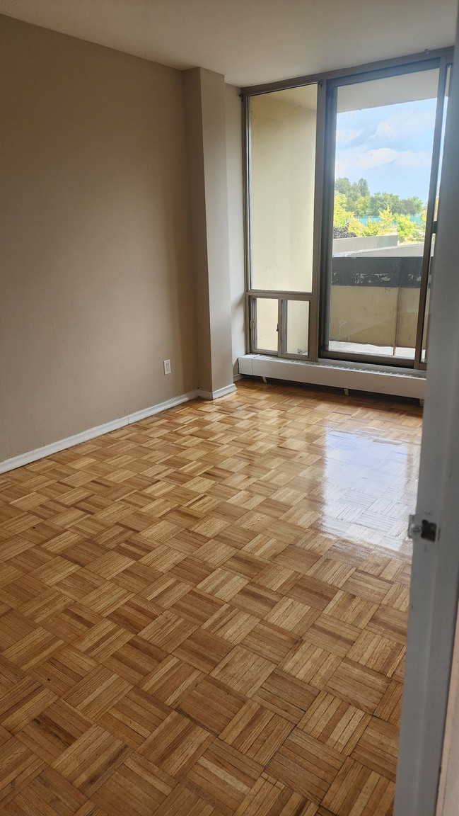 Maplegrove Apartments - Photo 9