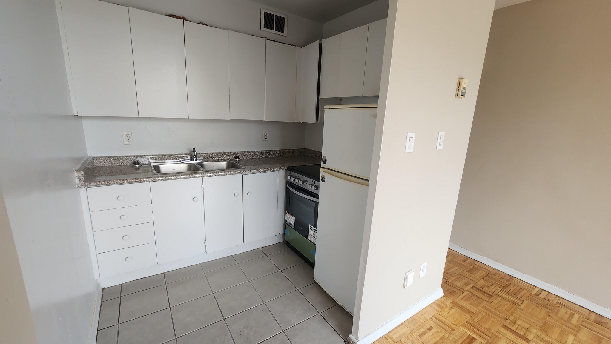 Maplegrove Apartments - Photo 13