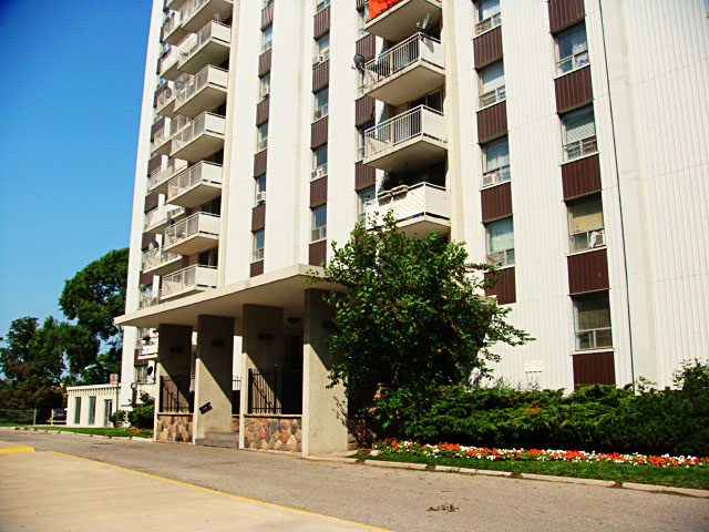 2590 Argyle Rd, Mississauga, ON L5B 1V3 — photo 1
