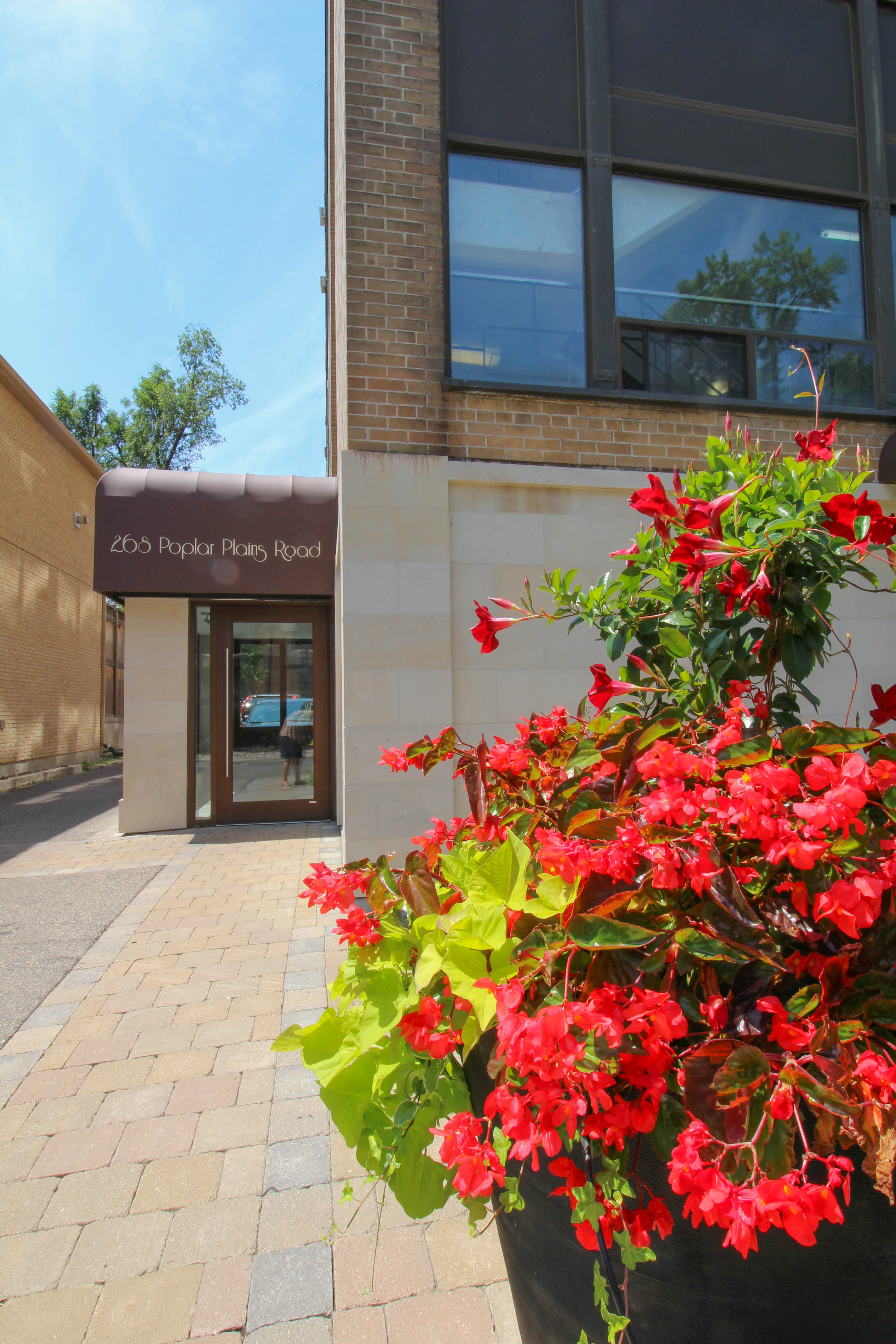 268 Poplar Plains Rd, Toronto, ON M4V 2P2 — photo 2