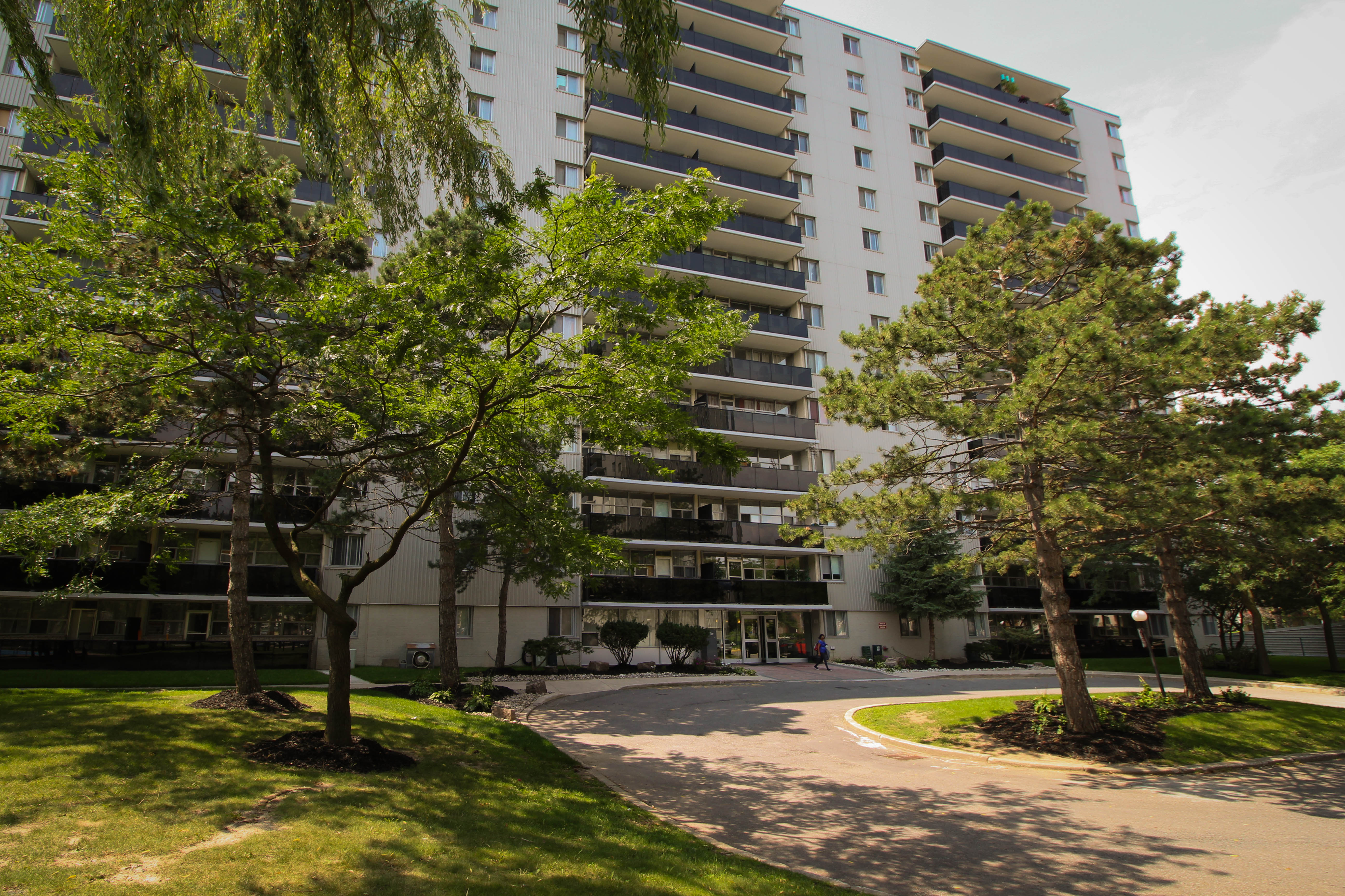 1840 Bloor St, Mississauga, ON L4X 1T2 — photo 1