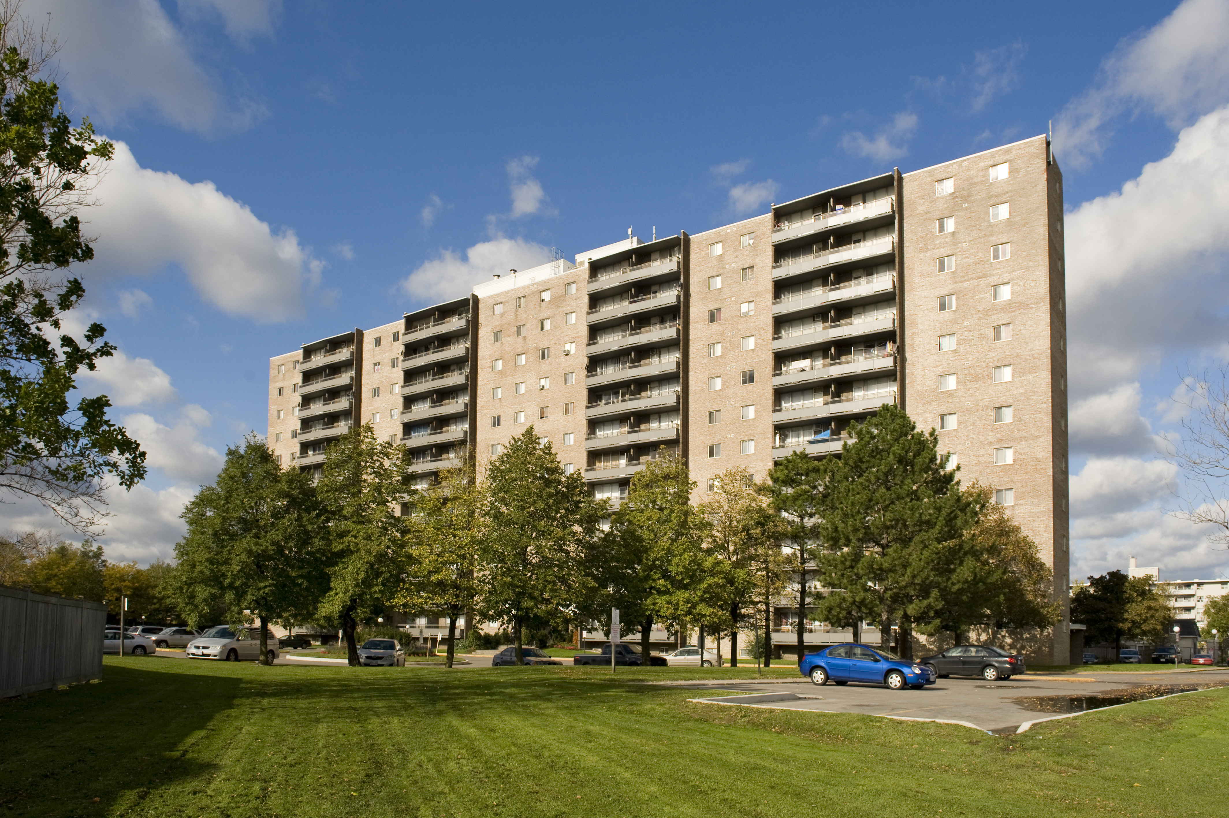 195 Kennedy Road, Brampton, ON L6W 3H2 — photo 1