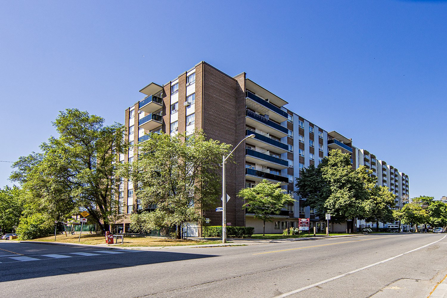 225-227 Cosburn Ave, Toronto, ON M4J 2L5 — photo 2
