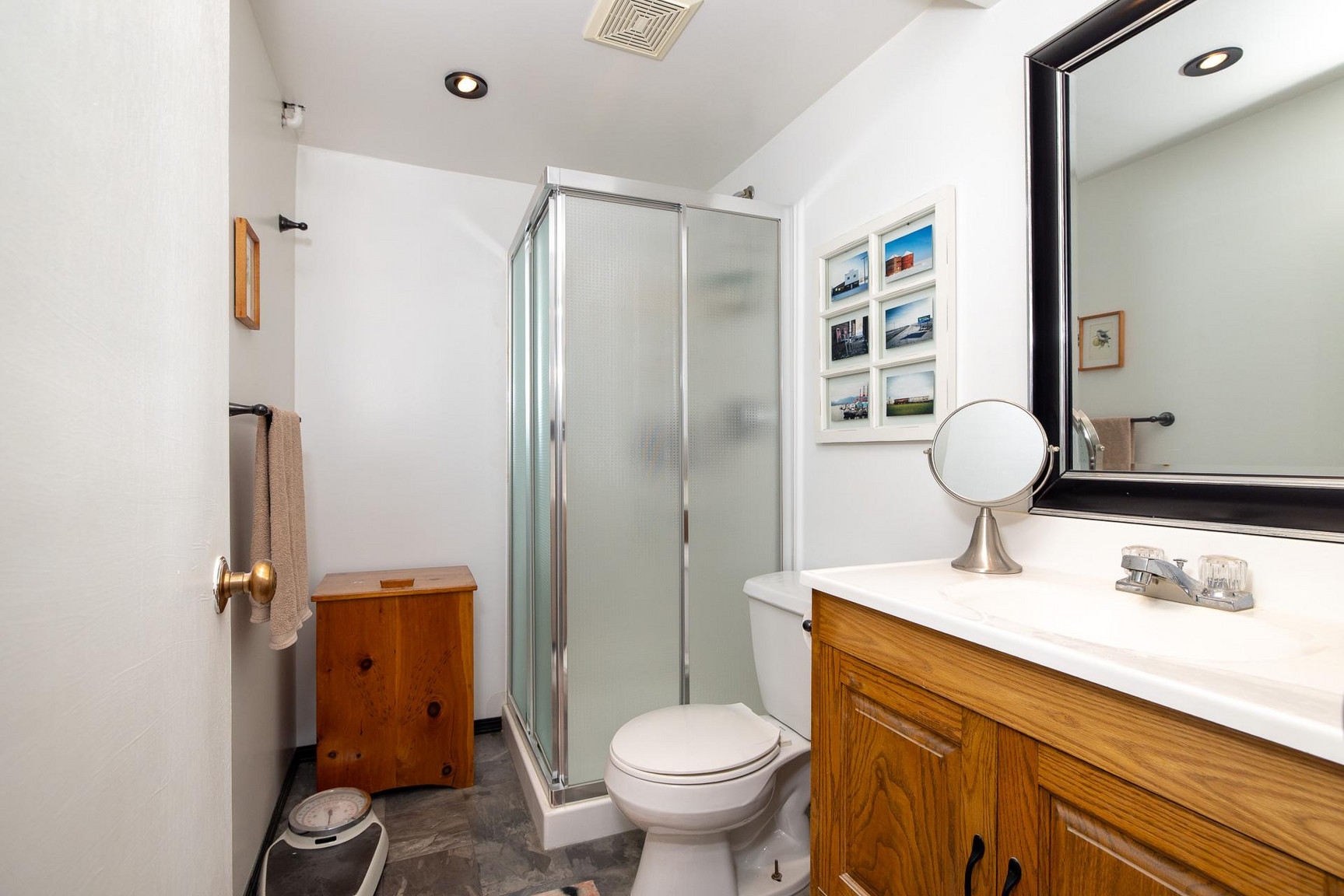 670 Sask Cres E, Saskatoon Executive Home | 3 Bedrooms | 3 Bathrooms - Photo 8