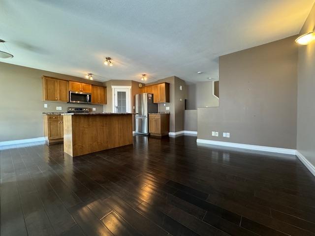 110 Meadowlark Park, Warman 2-Storey Semi Detached | 3 Bedrooms + Bonus Room - Photo 5