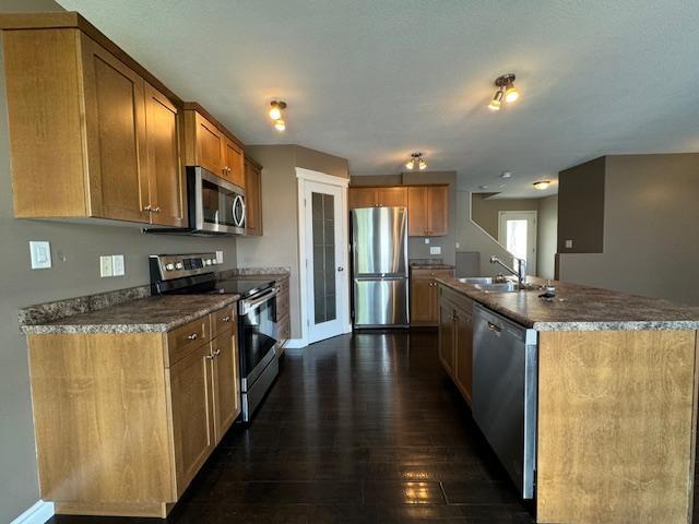 110 Meadowlark Park, Warman 2-Storey Semi Detached | 3 Bedrooms + Bonus Room - Photo 8