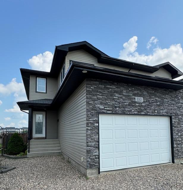 110 Meadowlark Park, Warman 2-Storey Semi Detached | 3 Bedrooms + Bonus Room