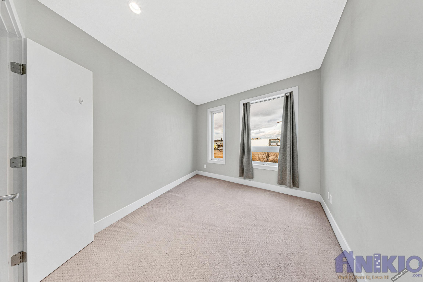  2 Bedroom | 2 Bathroom | 219 - 404 Avenue C South - Photo 7