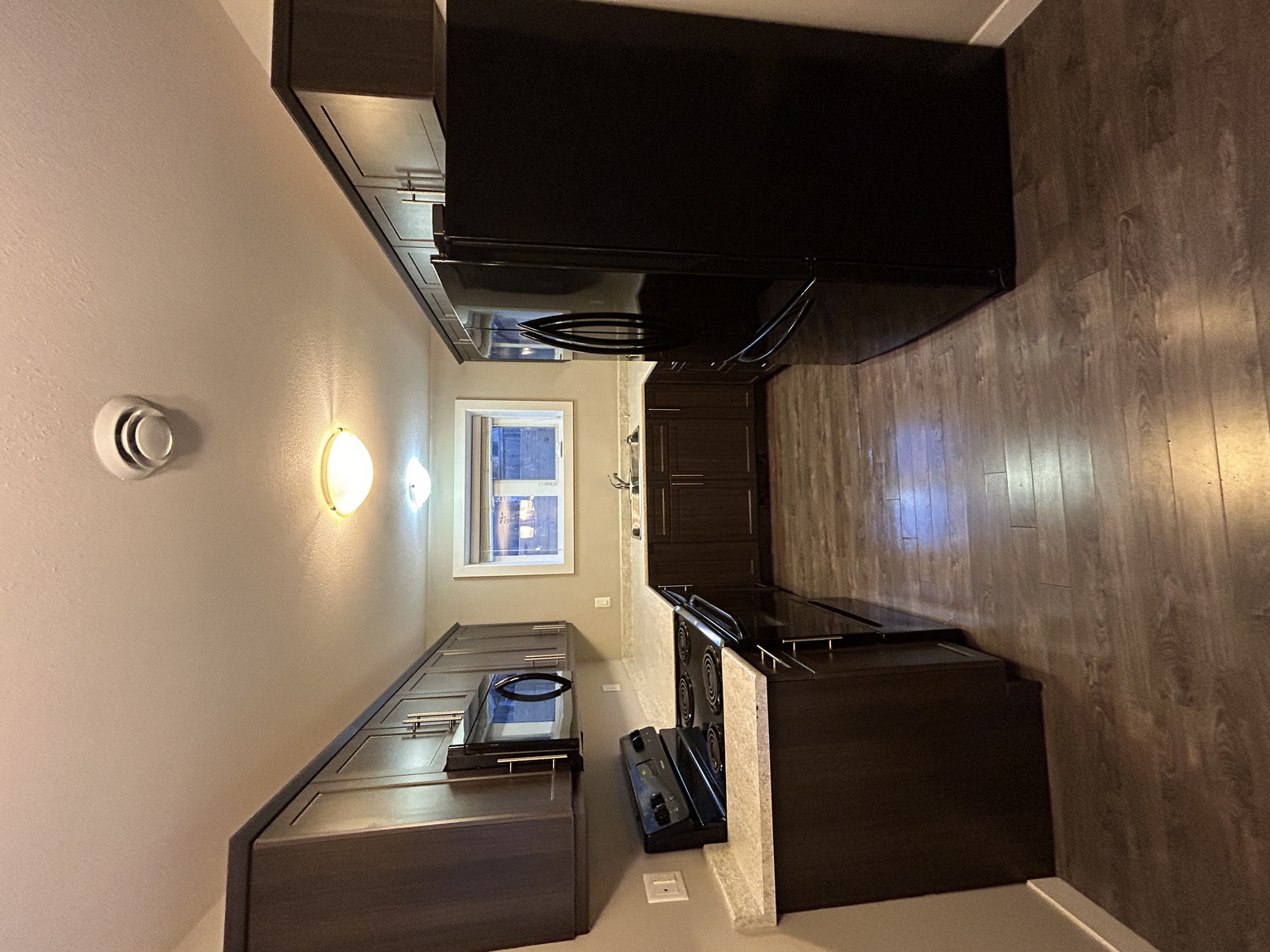 B - 762 Hargreaves Cres, Saskatoon Suite | 2 Bedrooms | 1 Bathroom - Photo 18