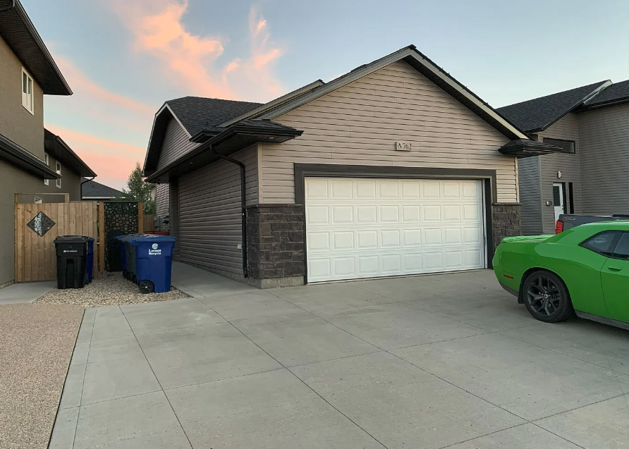 B - 762 Hargreaves Cres, Saskatoon Suite | 2 Bedrooms | 1 Bathroom