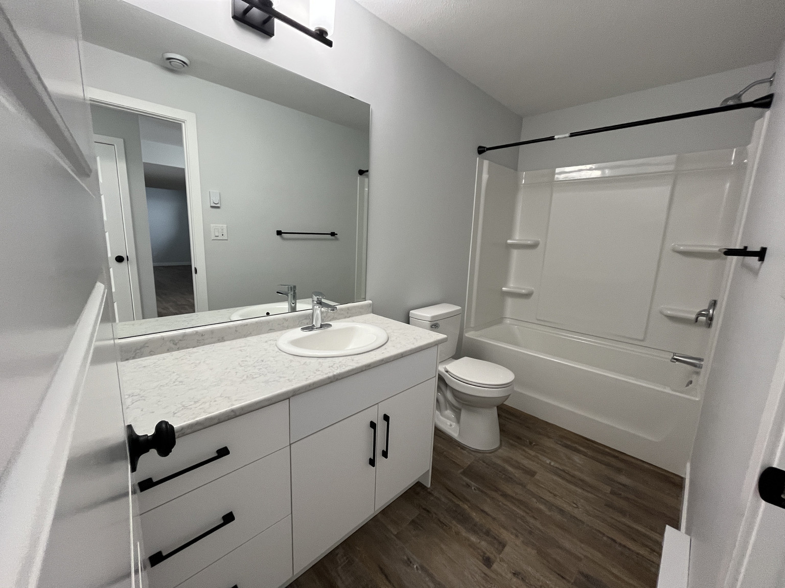 B - 138 Kostuik Crescent, SaskatoonSuite | 2 Bedrooms | 1 Bathroom - Photo 7